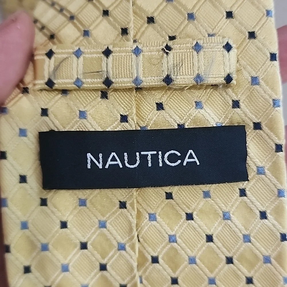 Nautica yellow diamond